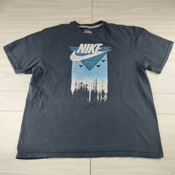 Nike Regular Fit‎ Mens XXL 2XL Swoosh Graphic Logo Retro Ice Pyramid Cotton Crew - Picture 1 of 6